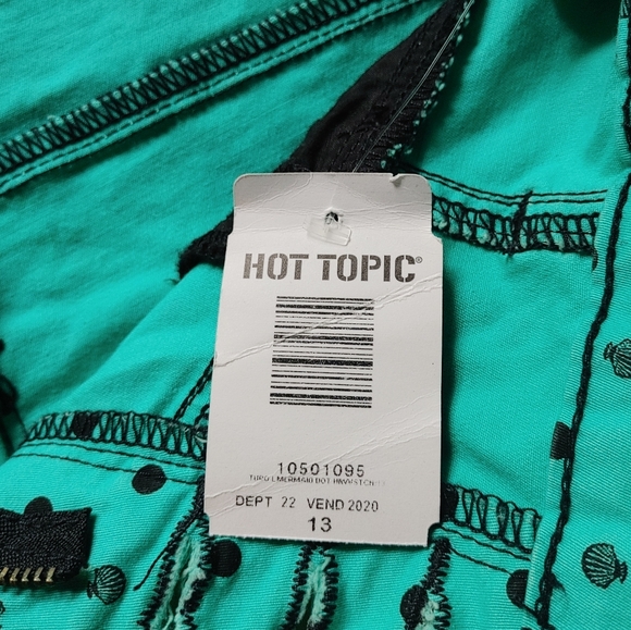 🎉🌕 Little Mermaid Ariel Shorts - Picture 5 of 5